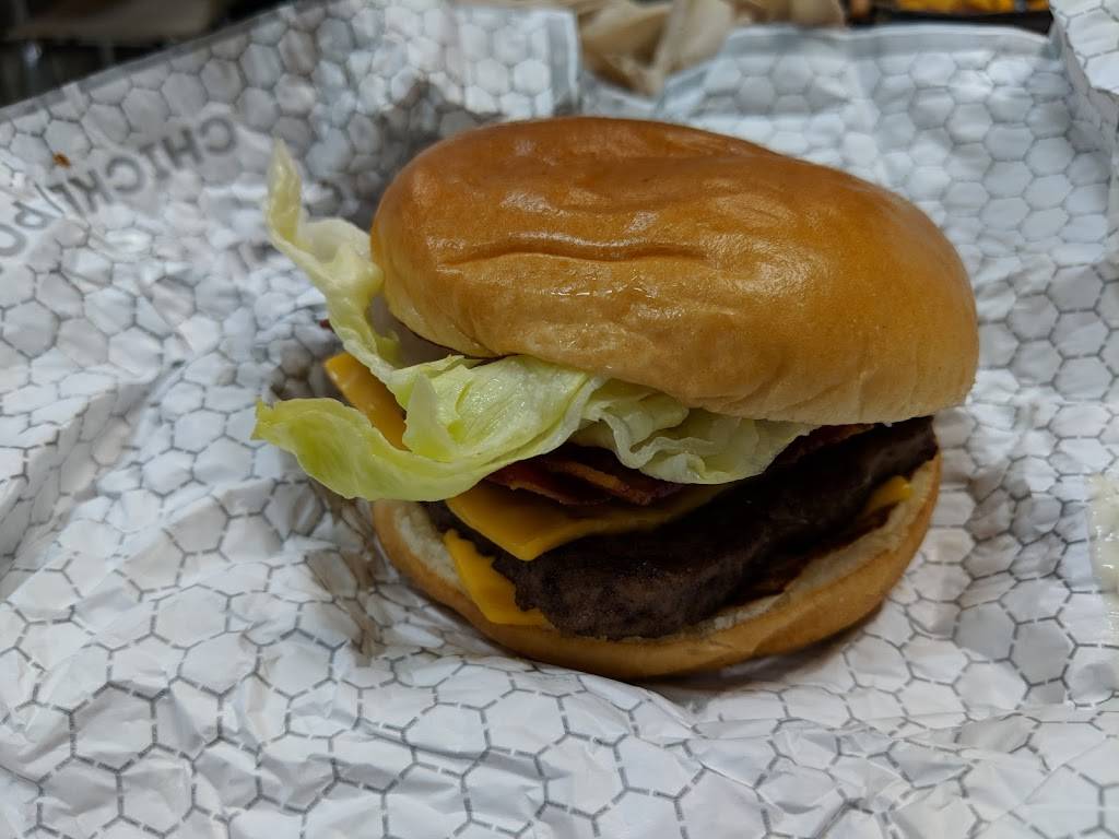 Wendys | restaurant | 6966 Financial Dr, Mississauga, ON L5N 8J4, Canada | 9058214538 OR +1 905-821-4538