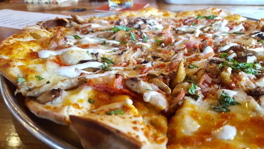 Frank Beer | restaurant | 12000 Tecumseh Rd E, Windsor, ON N8N 1L9, Canada | 5199569822 OR +1 519-956-9822