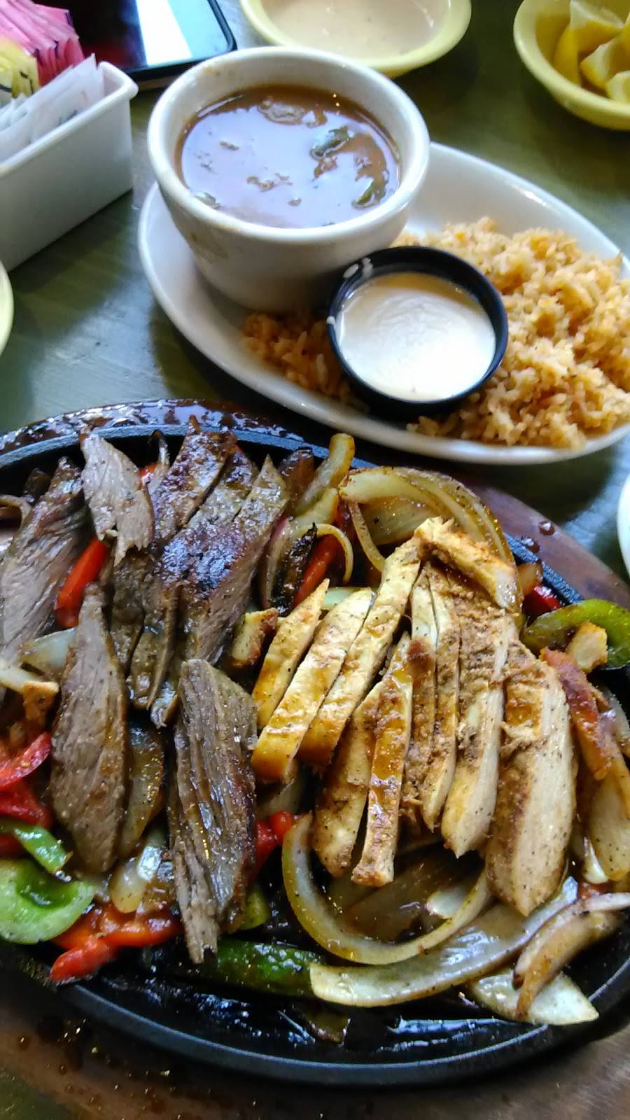 Berryhill | restaurant | 1201 W 43rd St, Houston, TX 77018, USA | 2818226111 OR +1 281-822-6111