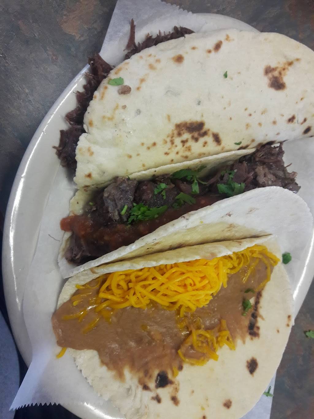 Taqueria El Tapatio | restaurant | 220 S Seguin Ave, New Braunfels, TX 78130, USA | 8306088036 OR +1 830-608-8036