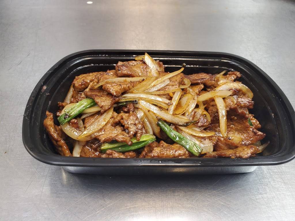 Lucky Wok Asian Eatery | restaurant | 2965 N Germantown Pkwy #102, Bartlett, TN 38133, USA | 9013888178 OR +1 901-388-8178