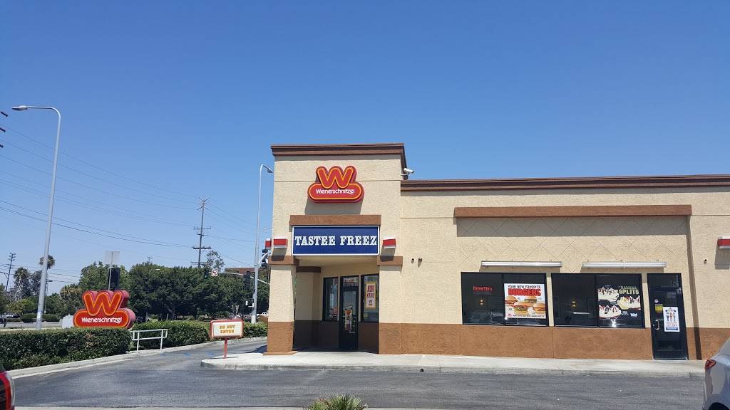 Wienerschnitzel | restaurant | 1352 W 190th St, Torrance, CA 90501, USA | 3107871026 OR +1 310-787-1026