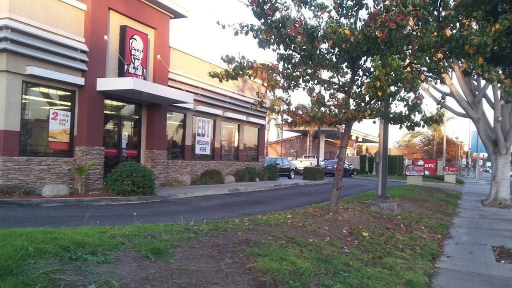 KFC | restaurant | 7905 Alondra Blvd, Paramount, CA 90723, USA | 5626339125 OR +1 562-633-9125