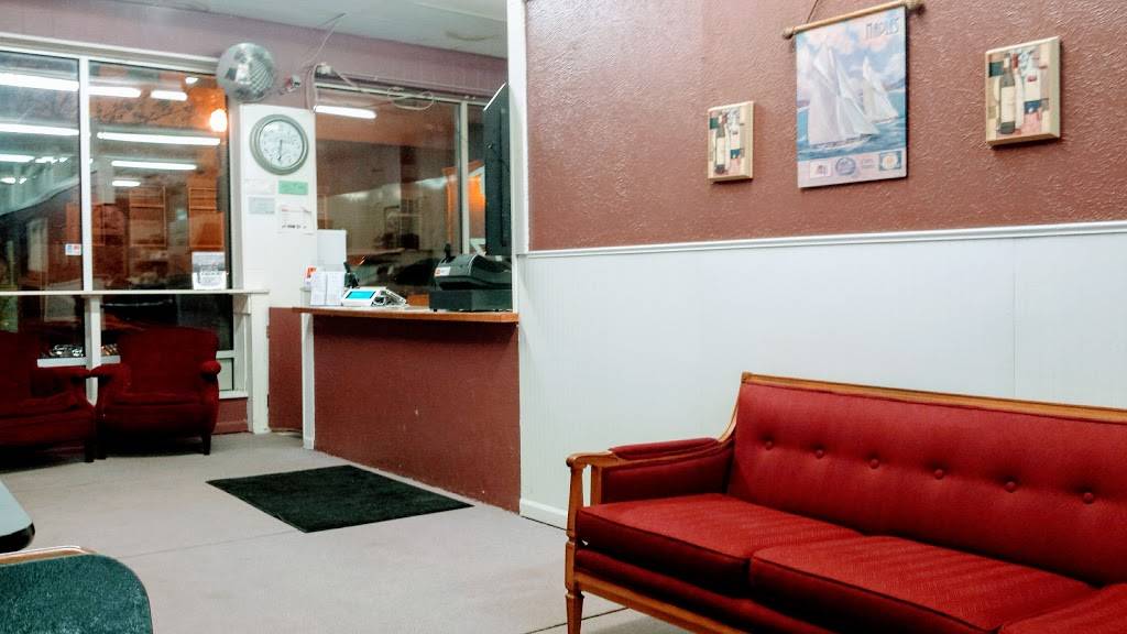 Pizza Shop | restaurant | 252 Kent St, Portland, MI 48875, USA | 5176477777 OR +1 517-647-7777