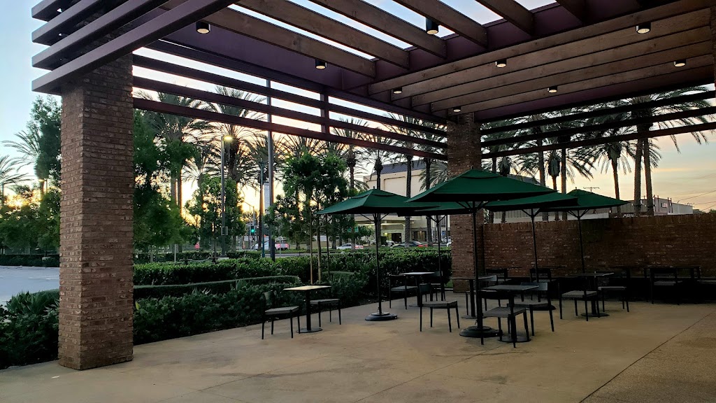 スターバックス | cafe | 131 E Katella Ave Suite 10, Anaheim, CA 92802, USA | 7147722572 OR +1 714-772-2572