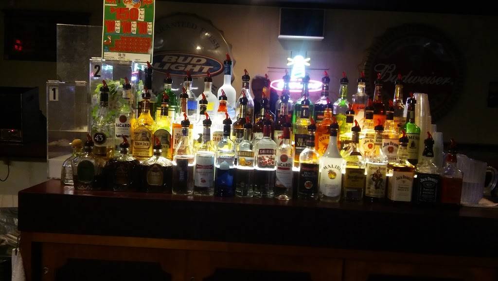 Lighthouse Bar & Grill | restaurant | 6543 Navarre Rd SW, Navarre, OH 44662, USA | 3308377724 OR +1 330-837-7724