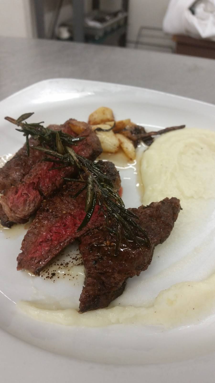 La Forêt Fine Dining & Lounge | restaurant | 6218 Sundale Ave, Bakersfield, CA 93309, USA | 6617358686 OR +1 661-735-8686