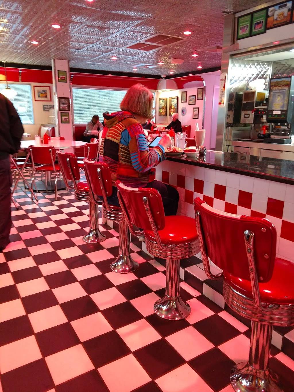 Blast From the Past Diner | restaurant | 114 Sokokis Trail, East Waterboro, ME 04030, USA | 2072478005 OR +1 207-247-8005