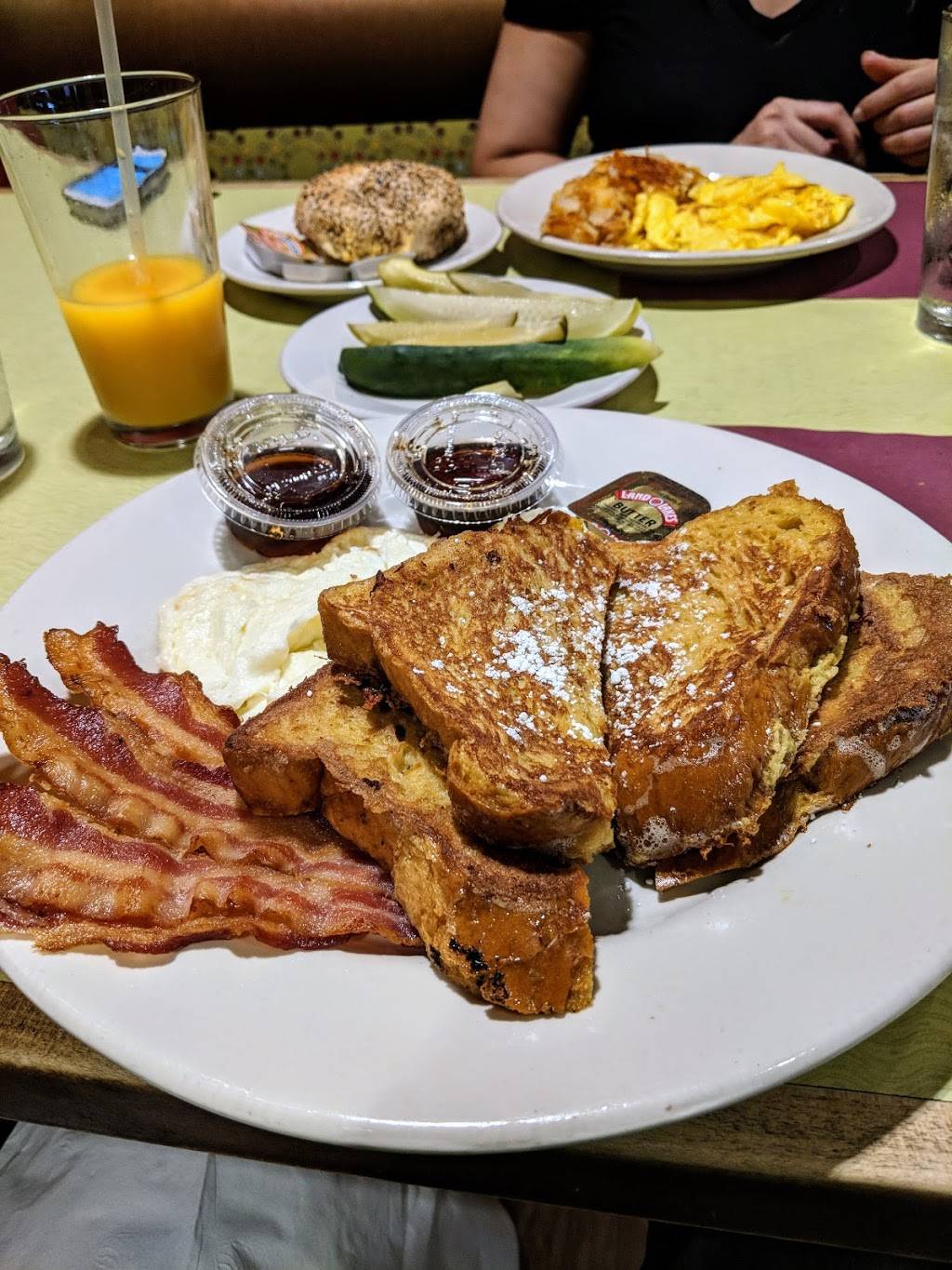 Jacks Deli and Restaurant | restaurant | 14490 Cedar Rd, Cleveland Heights, OH 44121, USA | 2163825350 OR +1 216-382-5350