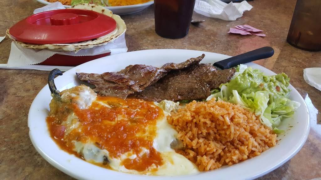 Restaurant El Charro | restaurant | 1011 W Front St, Alice, TX 78332, USA | 3616611409 OR +1 361-661-1409