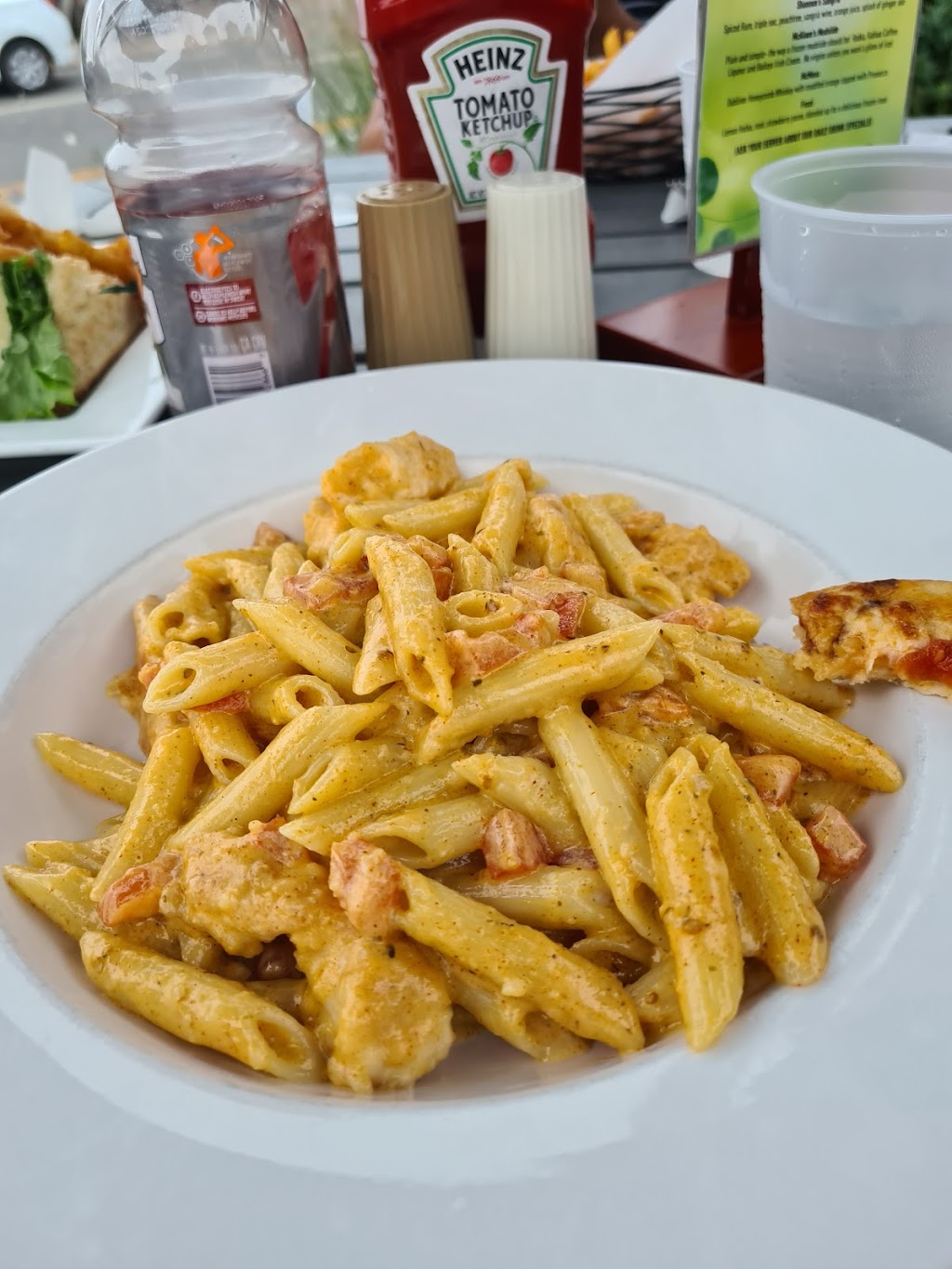 McAloons Restaurant | restaurant | 596 Corn Neck Rd, New Shoreham, RI 02807, USA | 4014662928 OR +1 401-466-2928