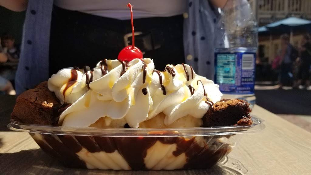 Ghirardelli Soda Fountain & Chocolate Shop (Disneyland) | restaurant | 1313 Disneyland Dr, Anaheim, CA 92802, USA | 7145330052 OR +1 714-533-0052