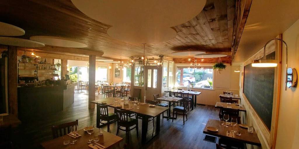 Bistro Lounge Garçons! | restaurant | 1049 Rue Valiquette, Sainte-Adèle, QC J8B 2M4, Canada | 4507451566 OR +1 450-745-1566