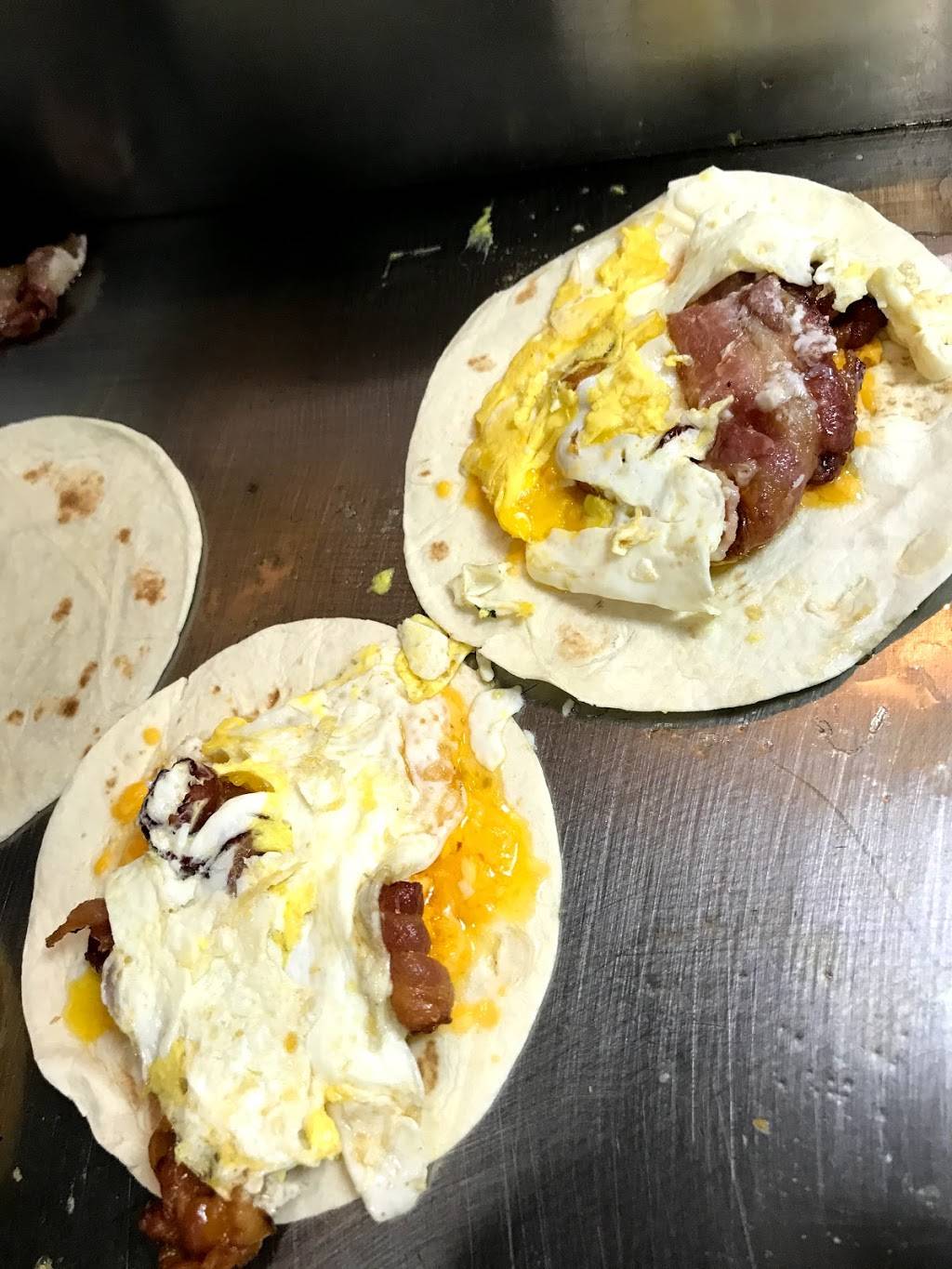 Ponchos Mexican Eatery | restaurant | 907 W 24th St, Austin, TX 78705, USA | 5126098672 OR +1 512-609-8672