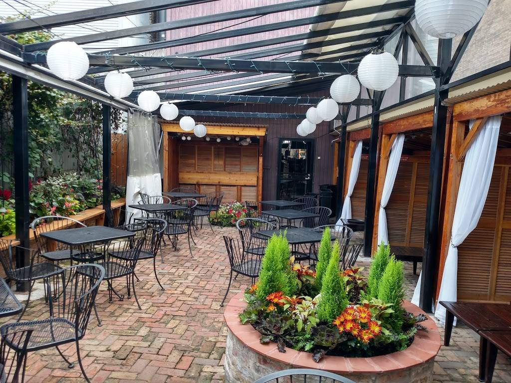 Volo Restaurant Wine Bar | restaurant | 2008 W Roscoe St, Chicago, IL 60618, USA | 7733484600 OR +1 773-348-4600