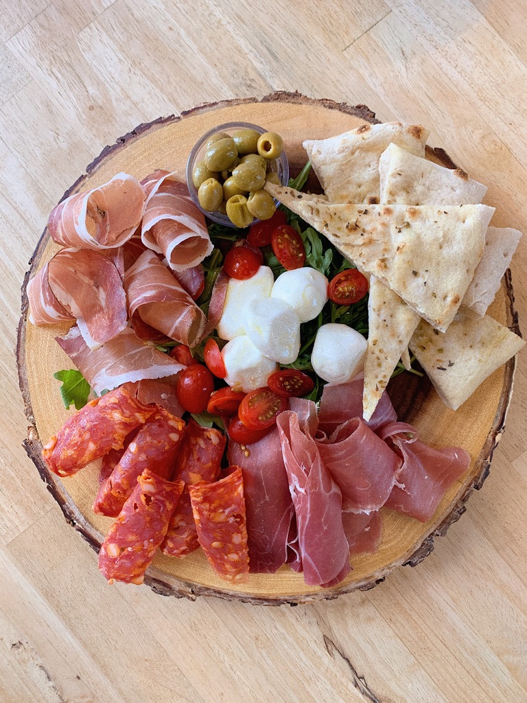 Pizza Lovers Bistro | restaurant | 1860 N Nob Hill Rd, Plantation, FL 33322, USA | 9543063297 OR +1 954-306-3297