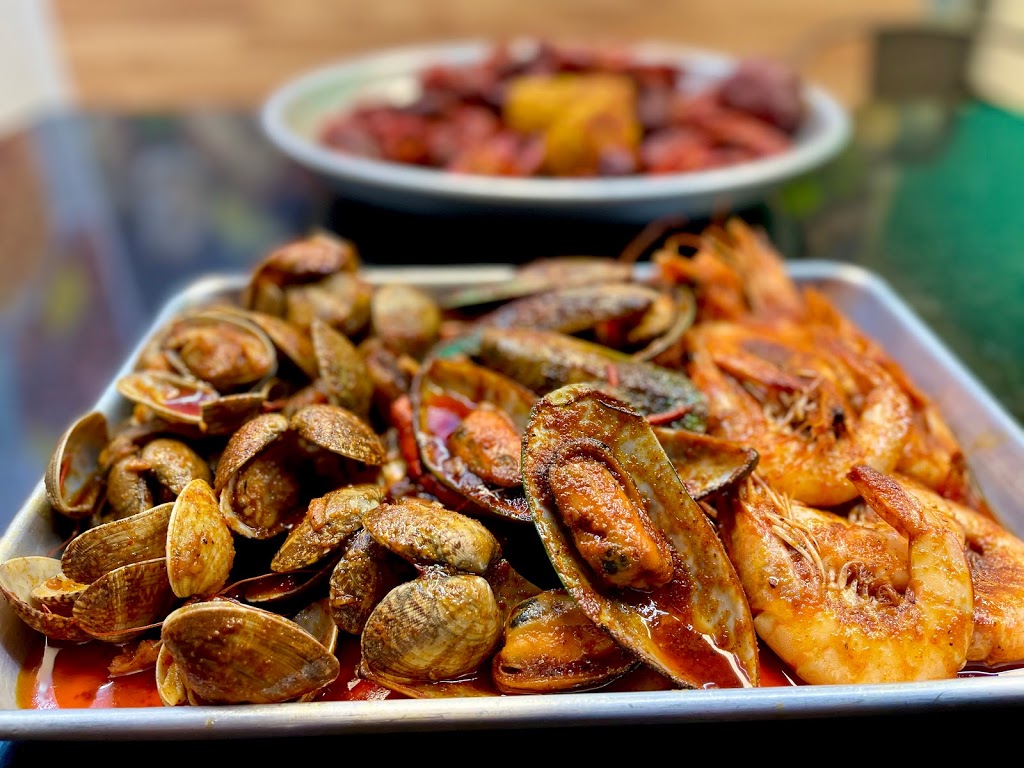 Boiled Station | restaurant | 10700 S Pennsylvania Ave Suite 100B, Oklahoma City, OK 73170, USA | 4055481402 OR +1 405-548-1402