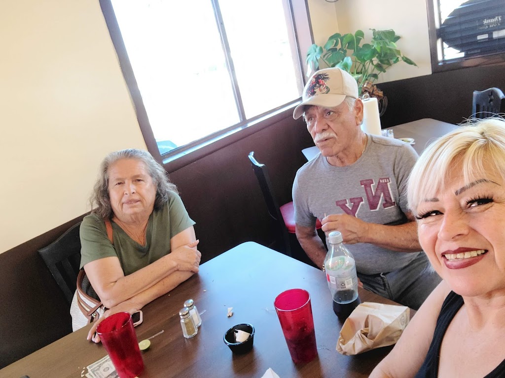 Los Girasoles Restaurant | restaurant | 3819 San Bernardo Ave, Laredo, TX 78040, USA | 9566020124 OR +1 956-602-0124