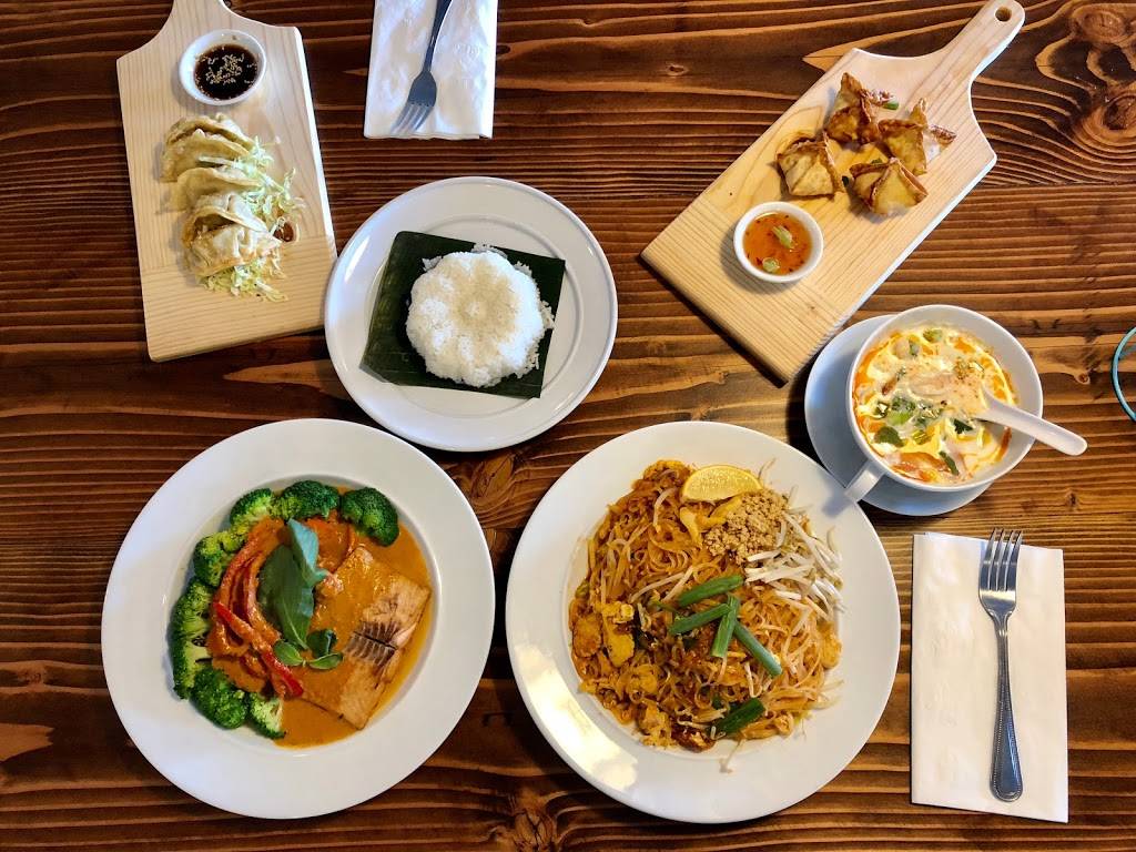 La Moon Thai Eatery | restaurant | 6366 El Cajon Blvd, San Diego, CA 92115, USA | 6195469990 OR +1 619-546-9990