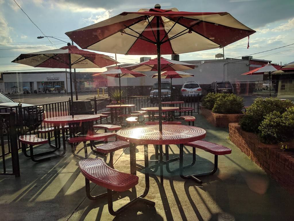 Zacks Hamburgers | restaurant | 4009 South Blvd, Charlotte, NC 28209, USA | 7045251720 OR +1 704-525-1720