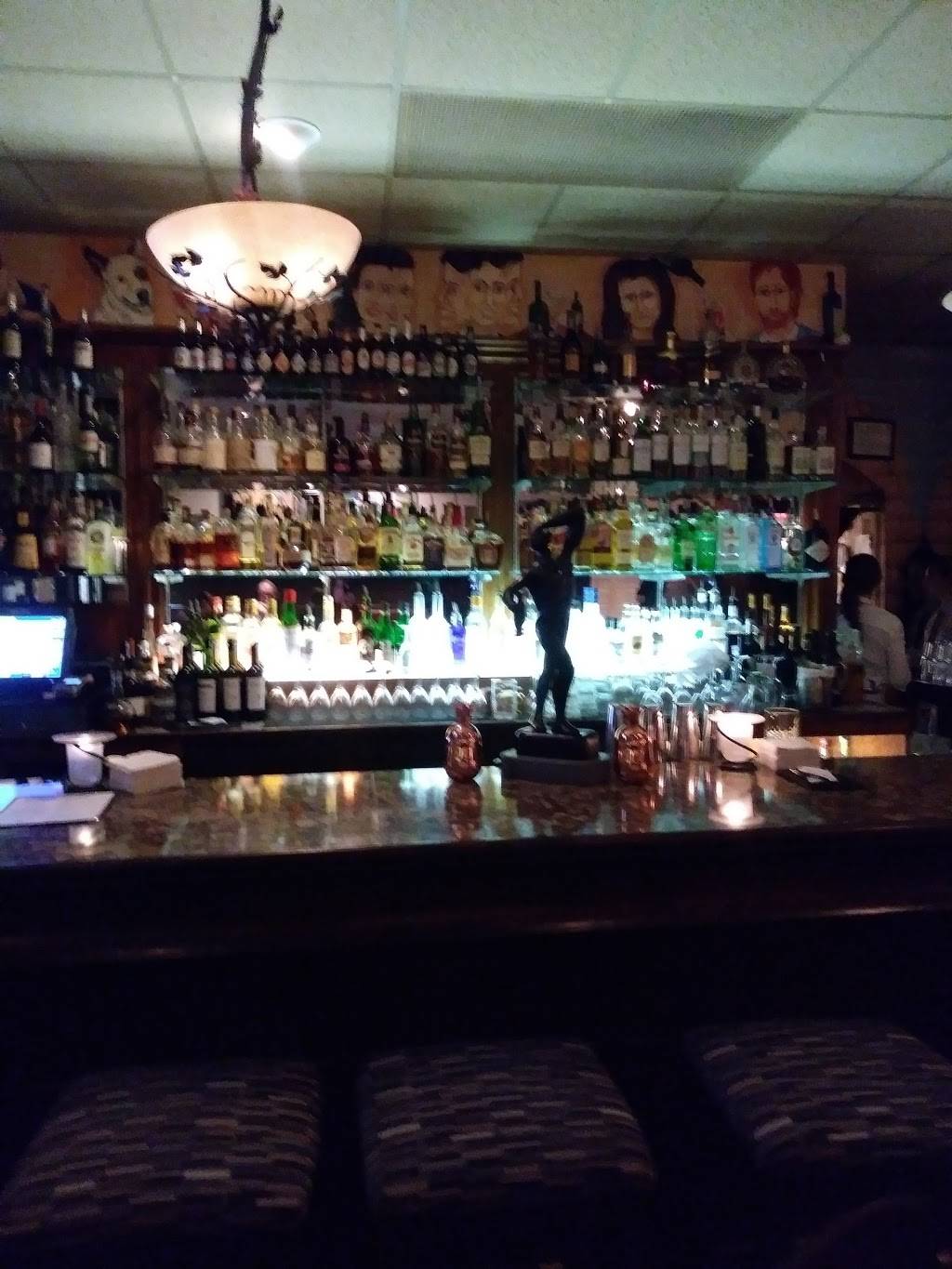 Osteria Il Centro | restaurant | 5101 Main St, Kansas City, MO 64112, USA | 8165612369 OR +1 816-561-2369