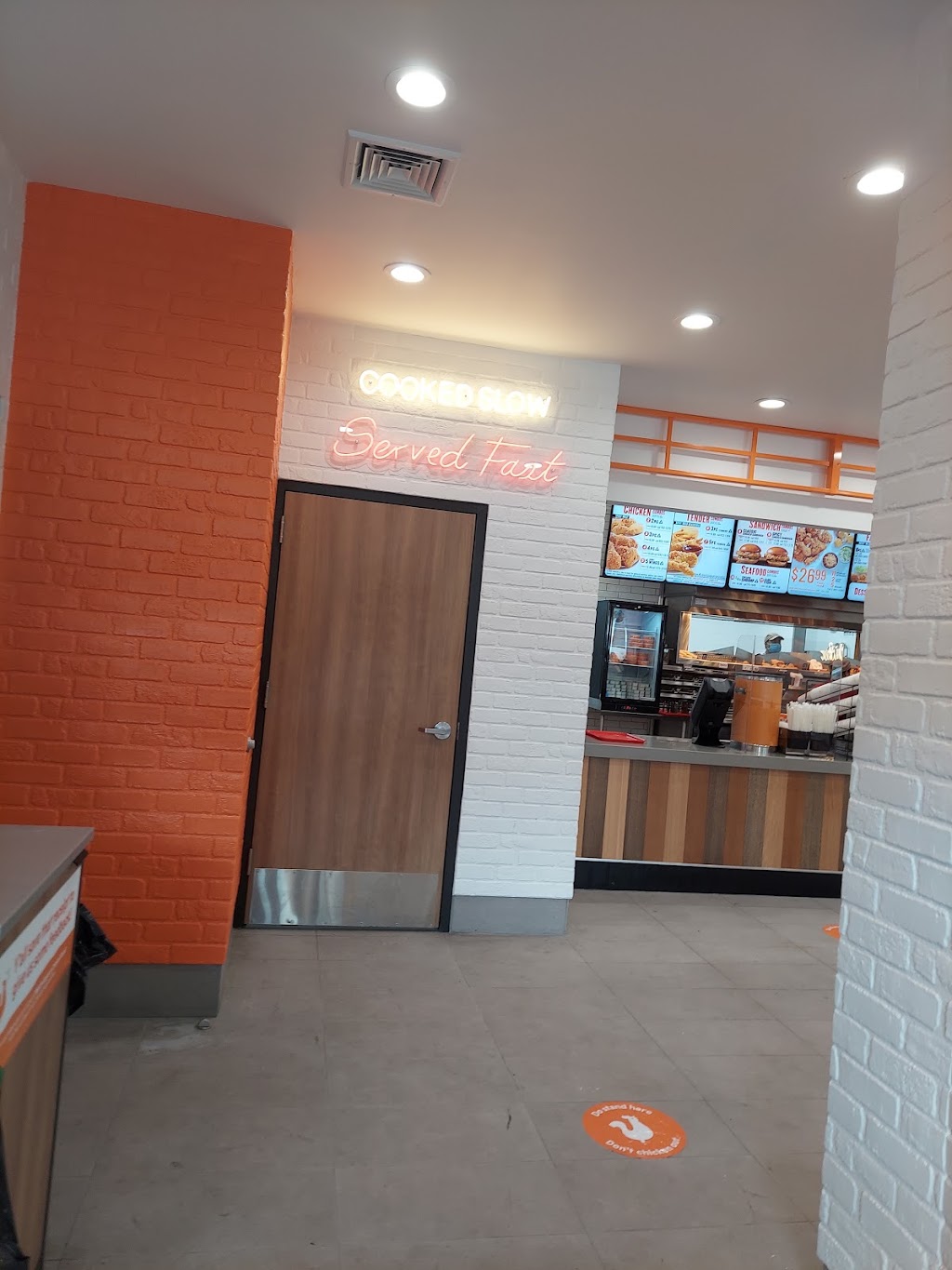 Popeyes | restaurant | 309 E 204th St, Bronx, NY 10467, USA | 3474272180 OR +1 347-427-2180