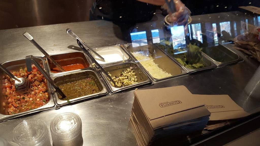 Chipotle Mexican Grill | restaurant | 1001 E Bidwell St Ste 106, Folsom, CA 95630, USA | 9169839374 OR +1 916-983-9374