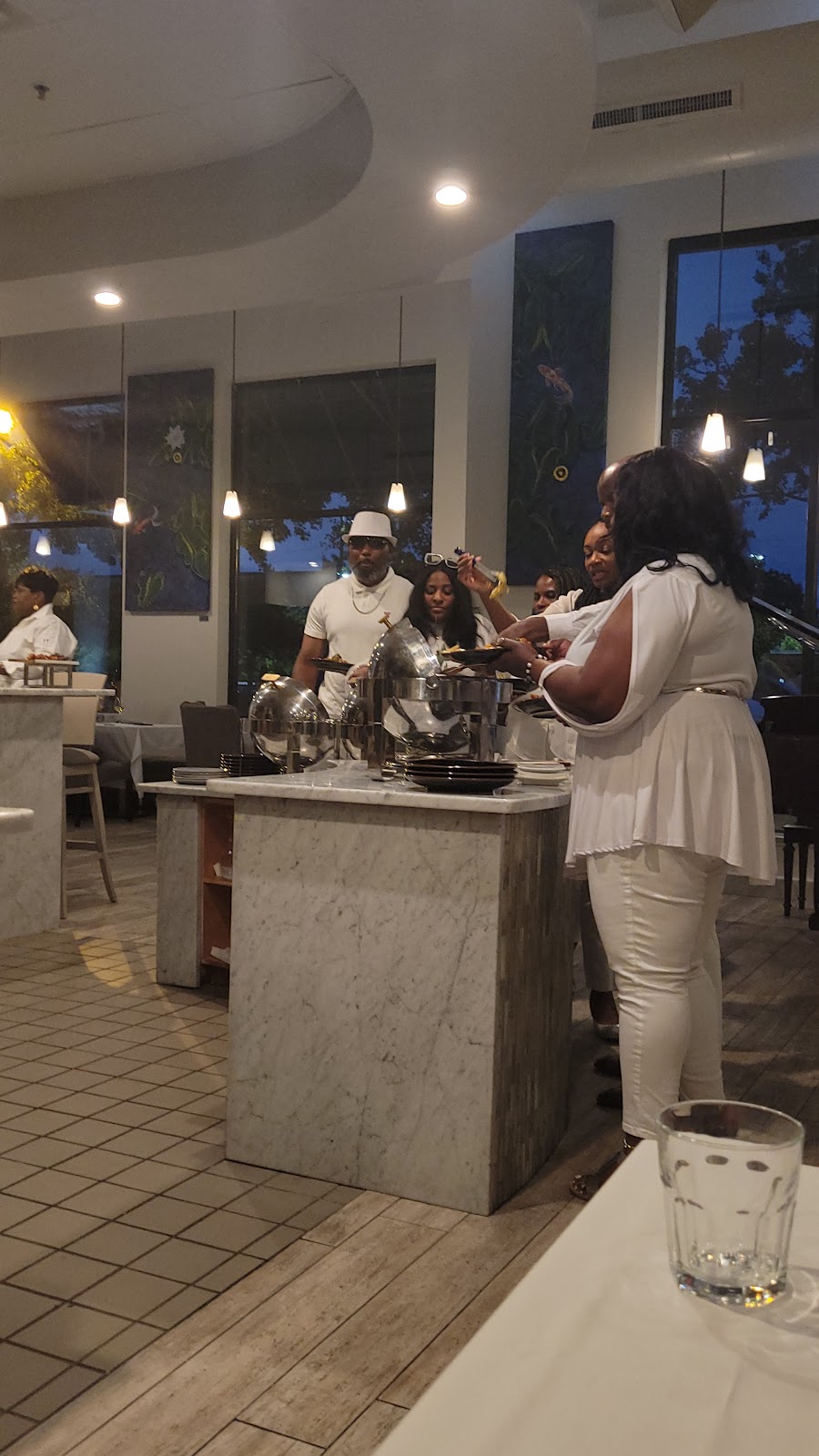 M Grille | restaurant | 530 Lady St, Columbia, SC 29201, USA | 8038514851 OR +1 803-851-4851