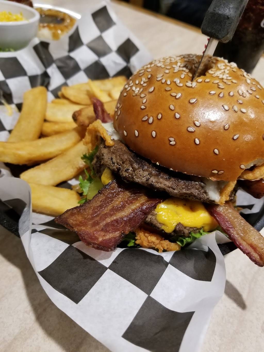 Woodys Classic Grill | restaurant | 22400 Barton Rd Suite #1, Grand Terrace, CA 92313, USA | 9094221100 OR +1 909-422-1100