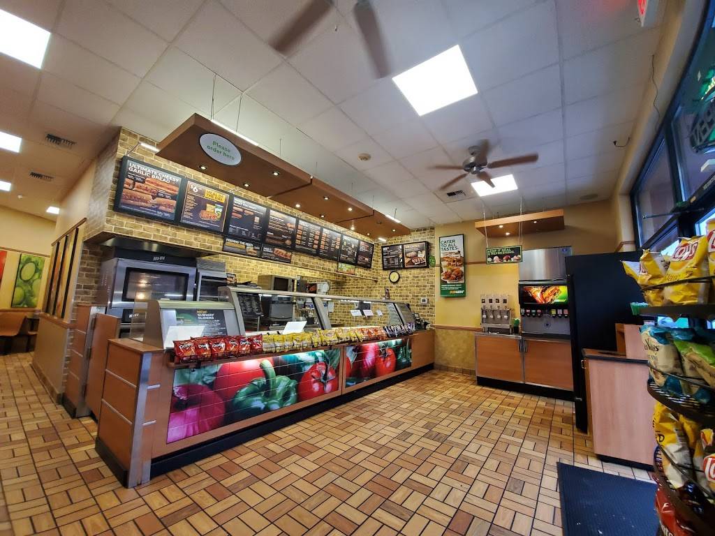 Subway | meal takeaway | 12121 Northup Way #215, Bellevue, WA 98005, USA | 4258699803 OR +1 425-869-9803