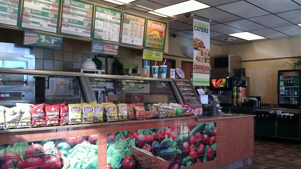 Subway | meal takeaway | 3310 University Ave, San Diego, CA 92104, USA | 6192809818 OR +1 619-280-9818
