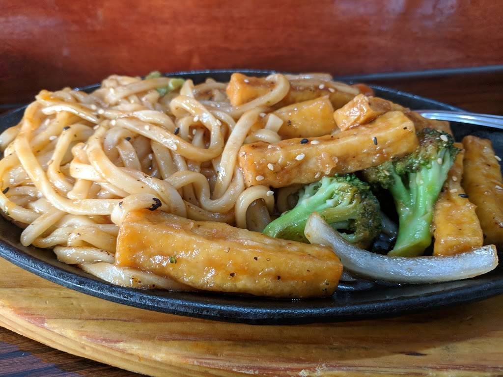 Sushi Cafe & Bar | restaurant | 1115 W Hickory St, Denton, TX 76201, USA | 9403801030 OR +1 940-380-1030