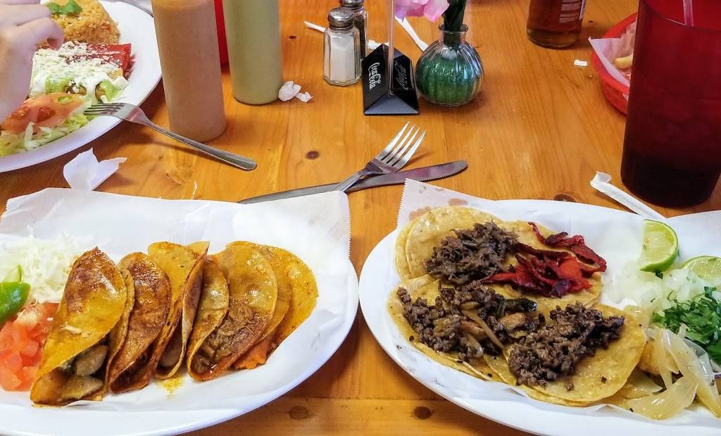 Chagos | restaurant | 11827 Perrin Beitel Rd, San Antonio, TX 78247, USA | 2106379815 OR +1 210-637-9815