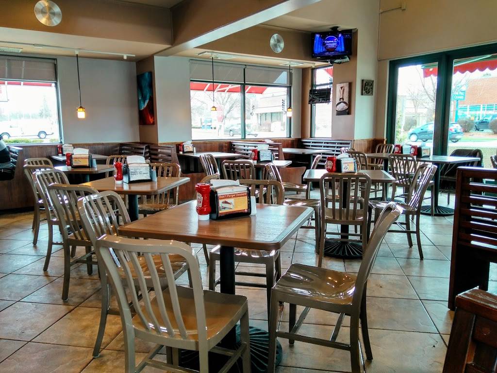 Nickys Red Hots | restaurant | 335 E Ogden Ave, Naperville, IL 60563, USA | 6305271200 OR +1 630-527-1200