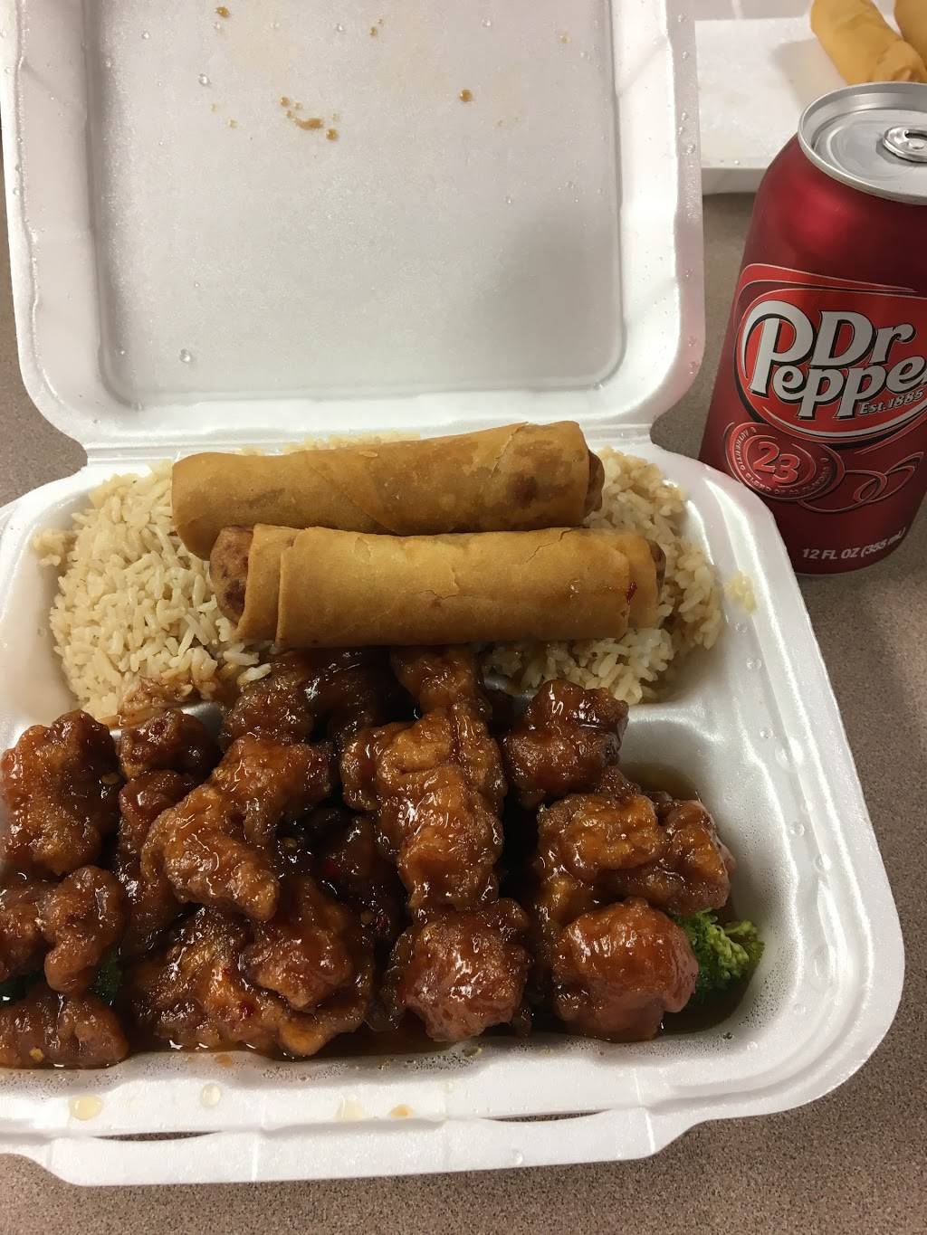 Golden Chopsticks | restaurant | 1110 N Collins St, Arlington, TX 76011, USA | 8172746320 OR +1 817-274-6320