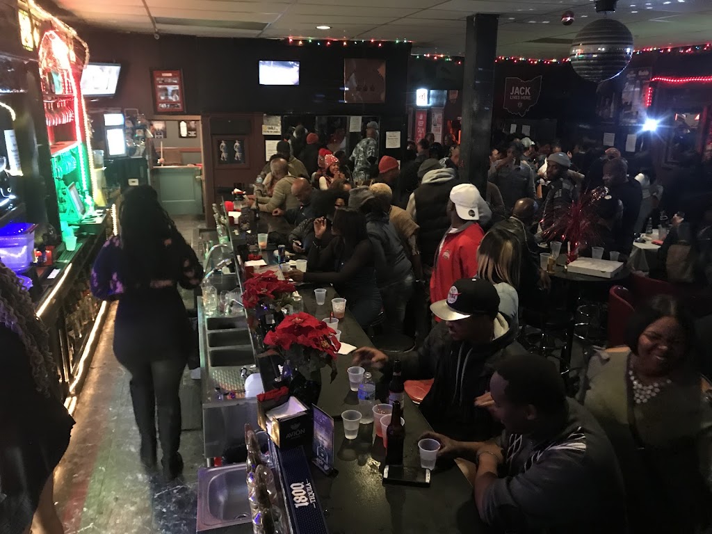 Avion Bar & Grill | restaurant | 764 St Clair Ave, Columbus, OH 43201, USA | 6147451730 OR +1 614-745-1730