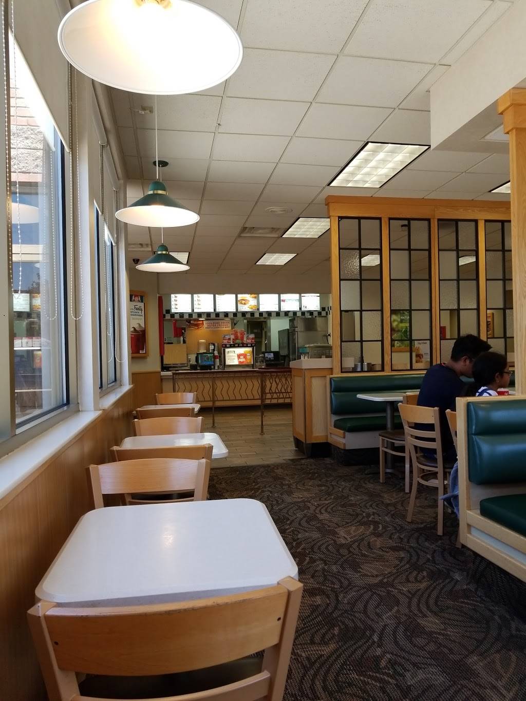 Wendys | restaurant | 9120 Harbour Point Dr, Elk Grove, CA 95758, USA | 9166834318 OR +1 916-683-4318