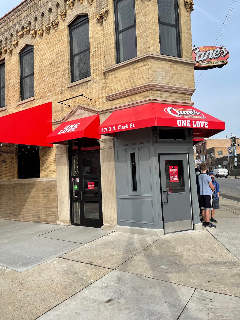 Raising Canes Chicken Fingers | meal takeaway | 3700 N Clark St, Chicago, IL 60613, USA | 7738688272 OR +1 773-868-8272