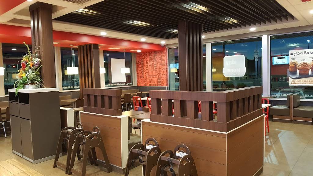 McDonalds | cafe | 834 Brayton Ave, Fall River, MA 02721, USA | 5086731031 OR +1 508-673-1031