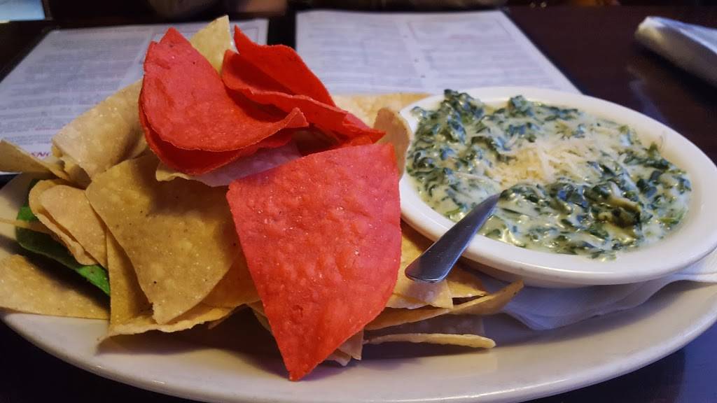 Gustons Grille | restaurant | 12195 GA-92 #156, Woodstock, GA 30188, USA | 7704856565 OR +1 770-485-6565