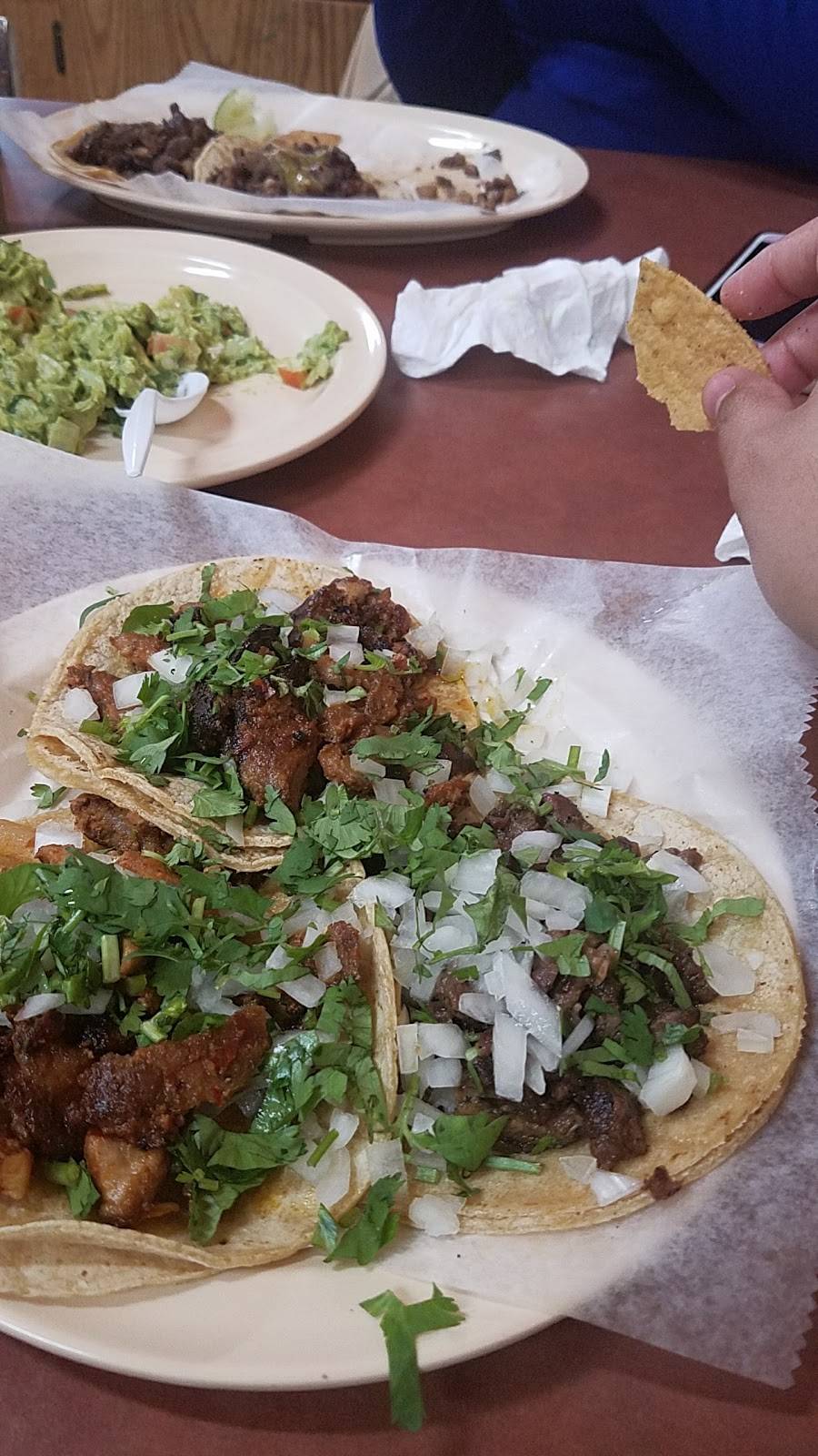 Taqueria La Guadalupana | restaurant | 5517 Cermak Rd, Cicero, IL 60804, USA | 7082221935 OR +1 708-222-1935