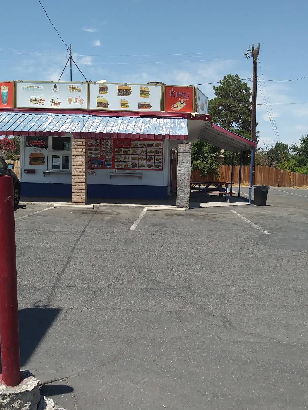 Kings Drive In | meal takeaway | 800 Norris Rd, Bakersfield, CA 93308, USA | 6613879346 OR +1 661-387-9346