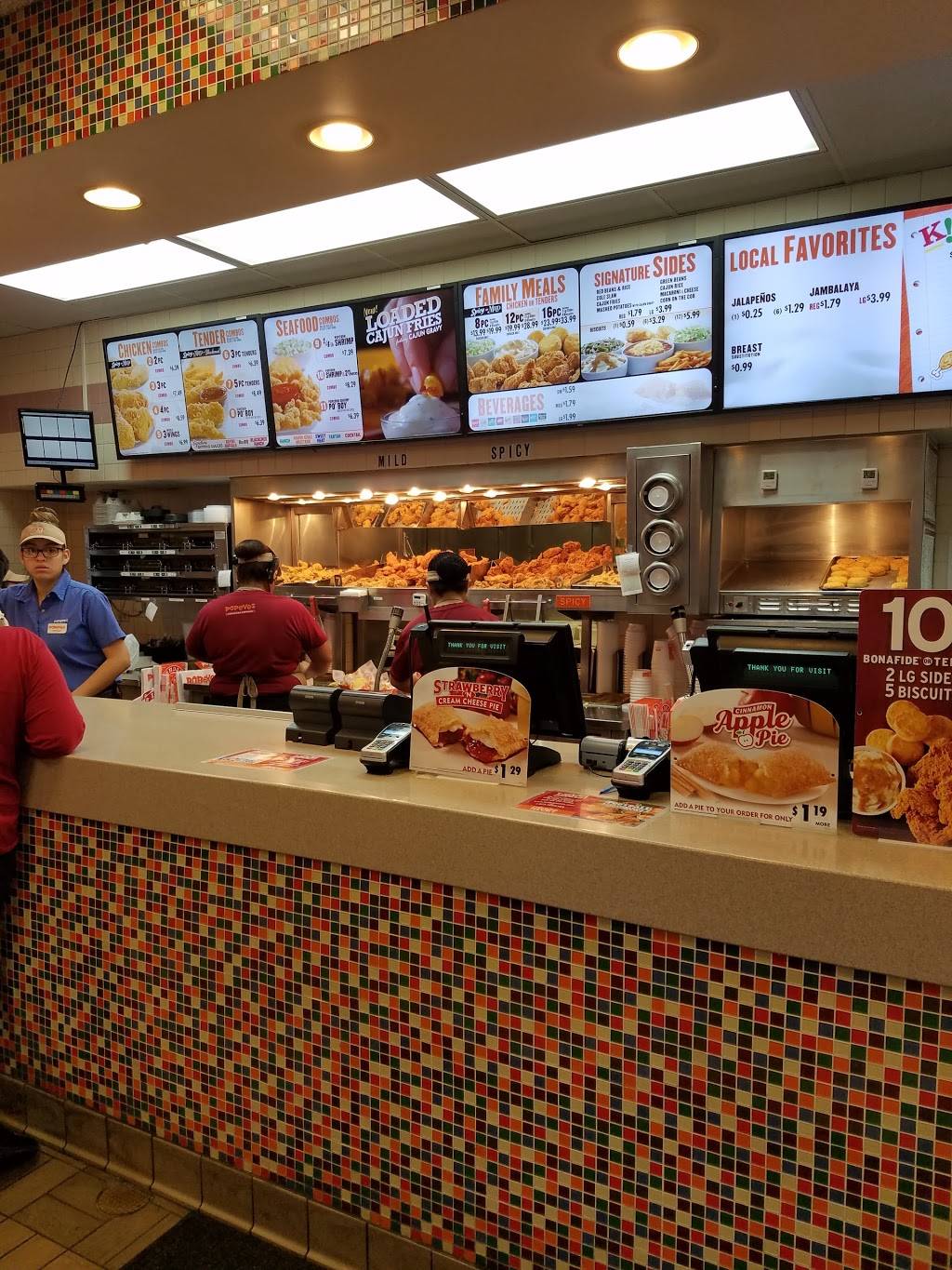 Popeyes Louisiana Kitchen | restaurant | 2800 W Diversey Ave, Chicago, IL 60647, USA | 7737726768 OR +1 773-772-6768