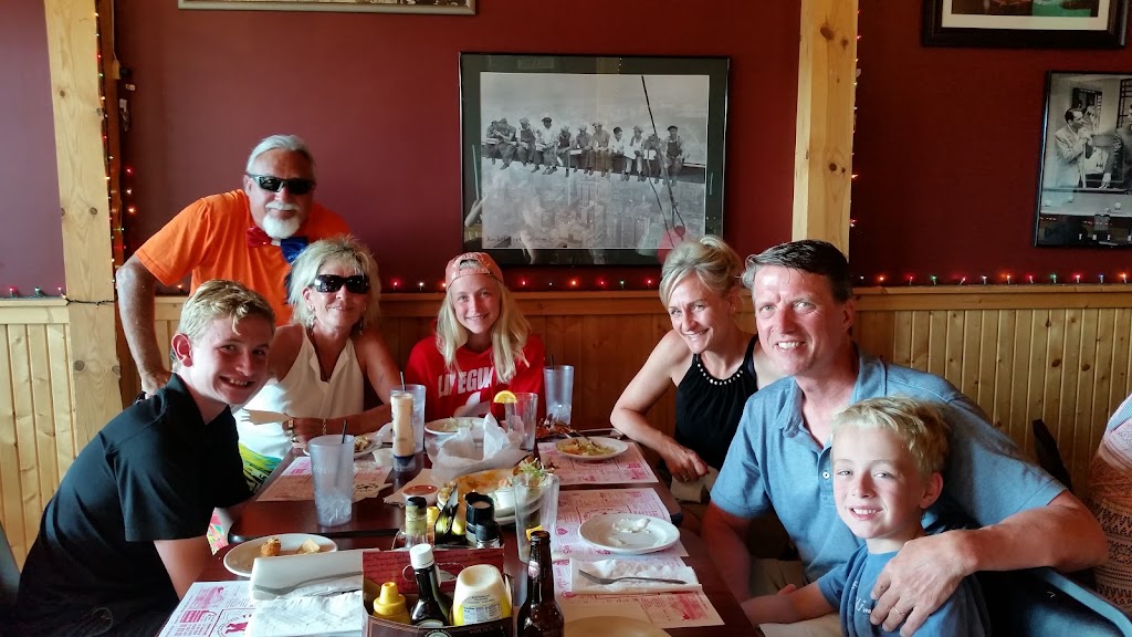 Brown Bear | restaurant | 278 S Hancock St, Pentwater, MI 49449, USA | 2318695444 OR +1 231-869-5444