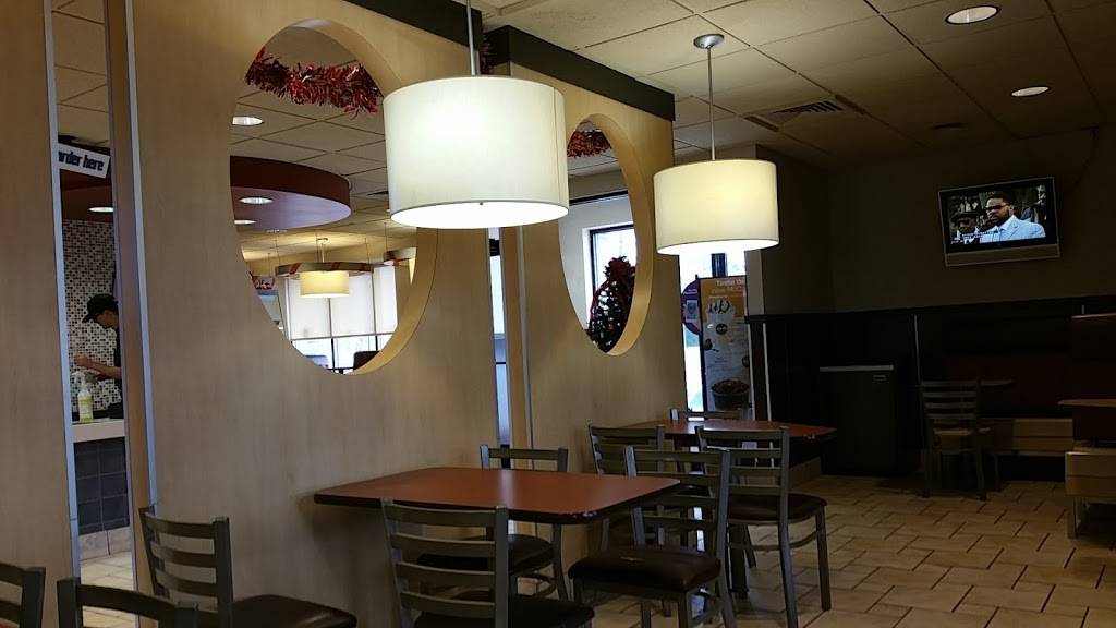 McDonalds | cafe | 67600 Main St, Richmond, MI 48062, USA | 5867272800 OR +1 586-727-2800