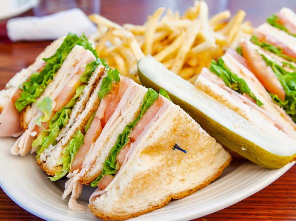 Restaurant Voltigeurs St-Jerome | restaurant | 30 Rue de Martigny O, Saint-Jérôme, QC J7Y 2E9, Canada | 4505653333 OR +1 450-565-3333