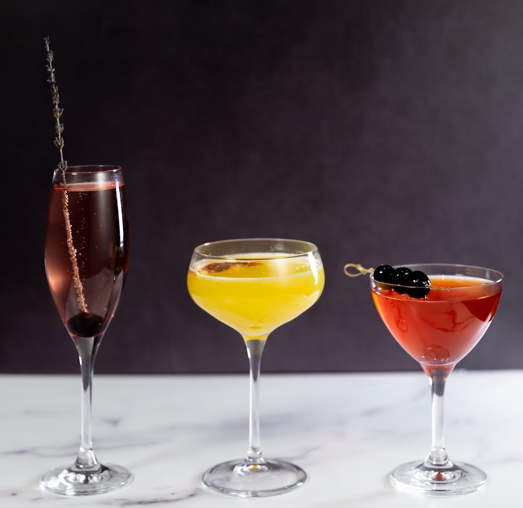 Bistro 2two2 | restaurant | 222 Eden Rd, Lancaster, PA 17601, USA | 7175608450 OR +1 717-560-8450