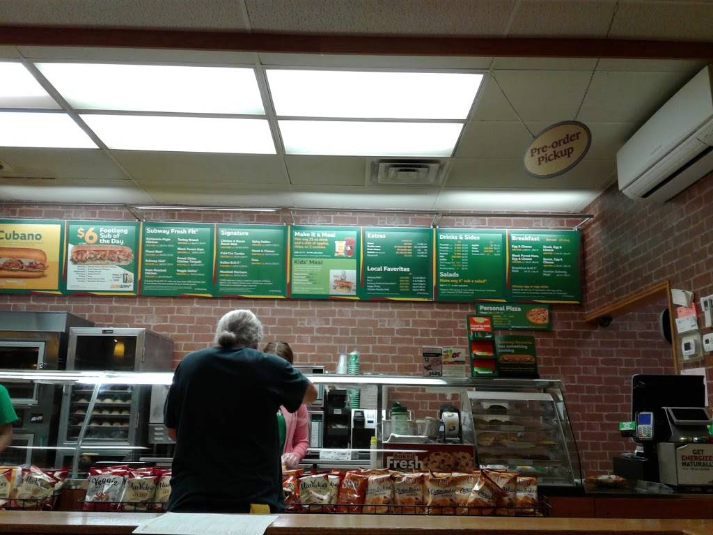 Subway | restaurant | 2221 Lathrop Ave, Racine, WI 53405, USA | 2626389585 OR +1 262-638-9585