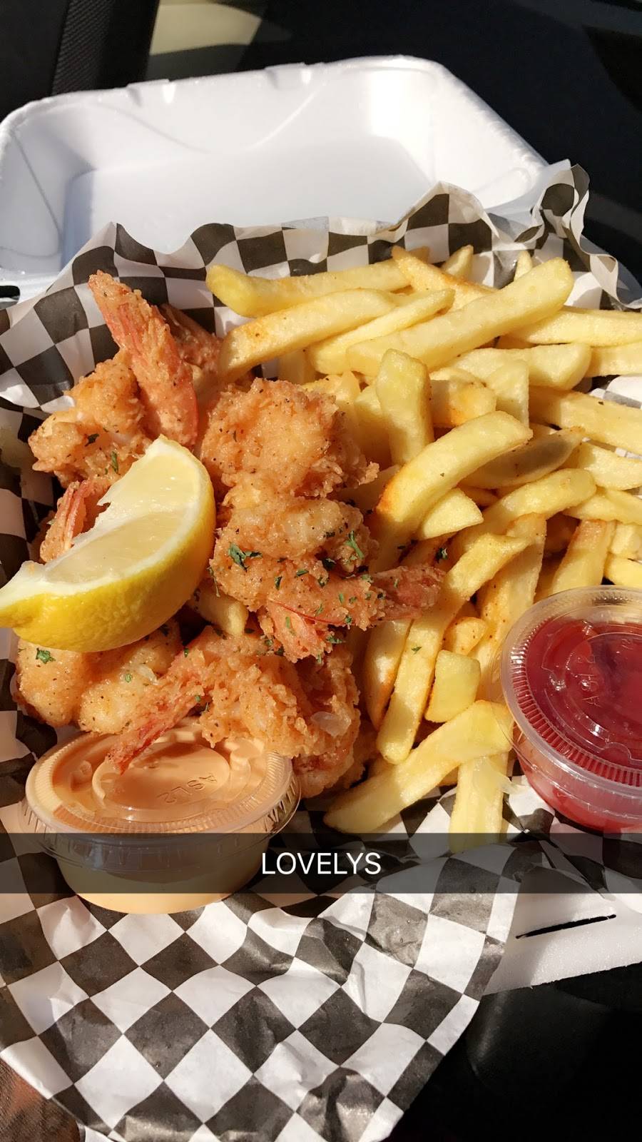 Lovelys On The Go | restaurant | 1806 NW 183rd St, Miami Gardens, FL 33056, USA | 3056217977 OR +1 305-621-7977