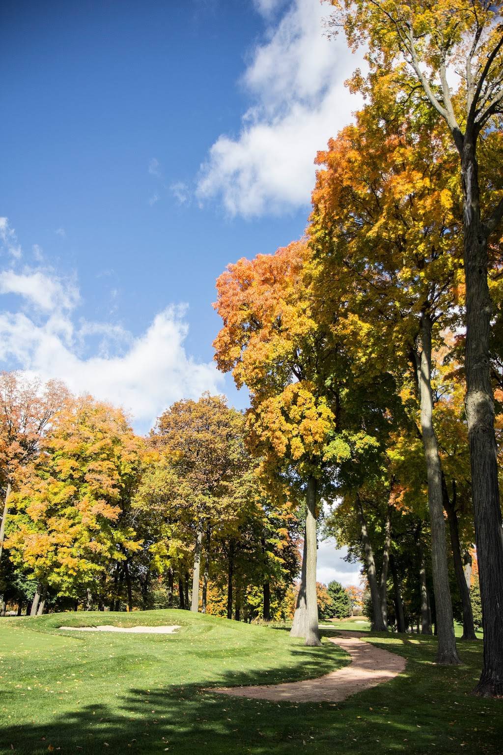 Maple Bluff Country Club | restaurant | 500 Kensington Dr, Madison, WI 53704, USA | 6082492144 OR +1 608-249-2144